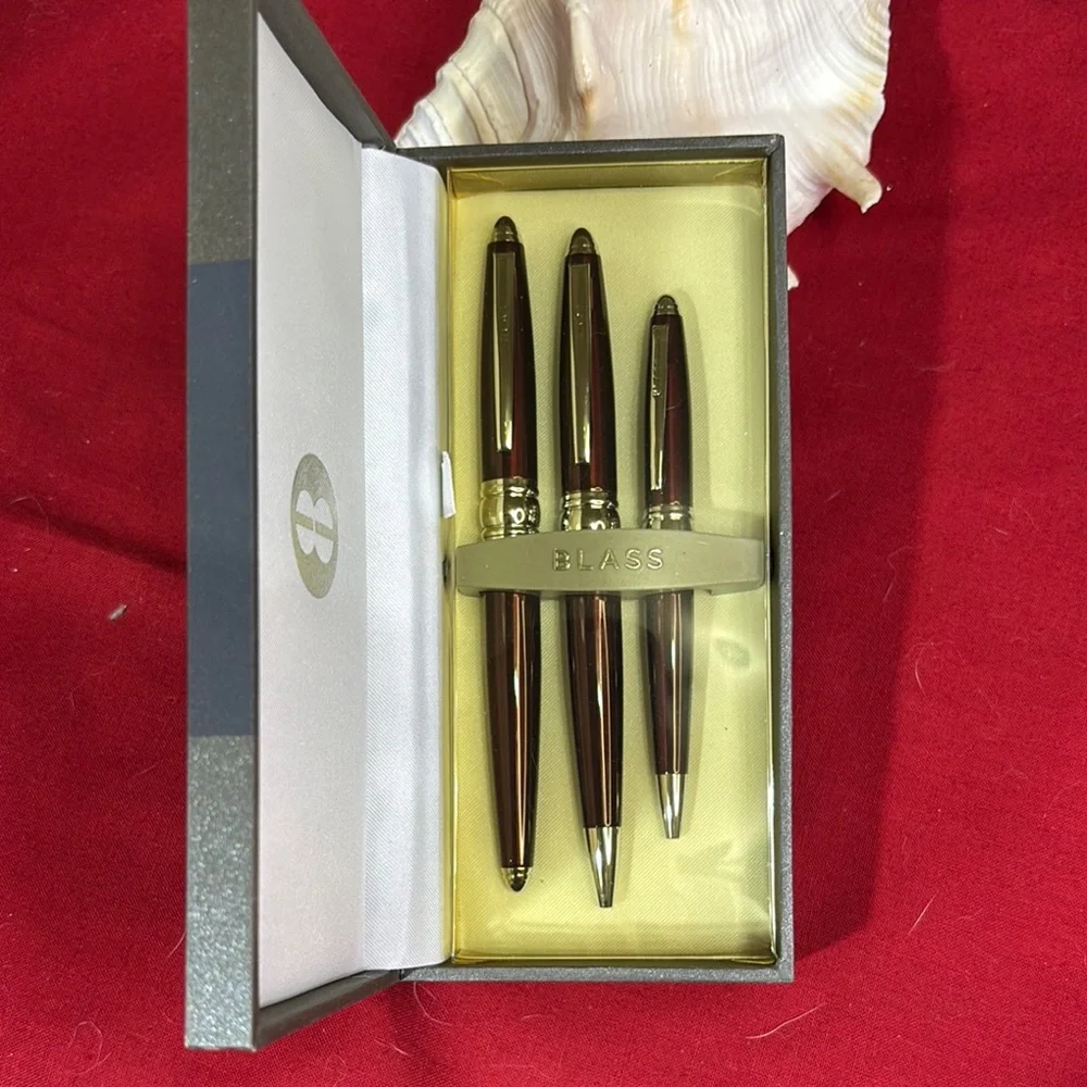 Bill Blass Plum Presentation Pen Set